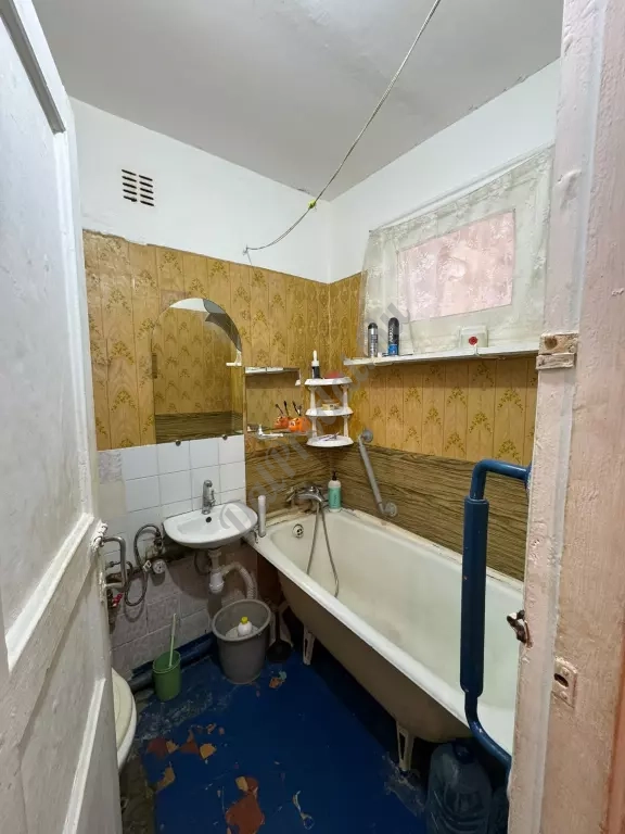 Продам 2-х комн квартиру в городе Луганск улица Демина