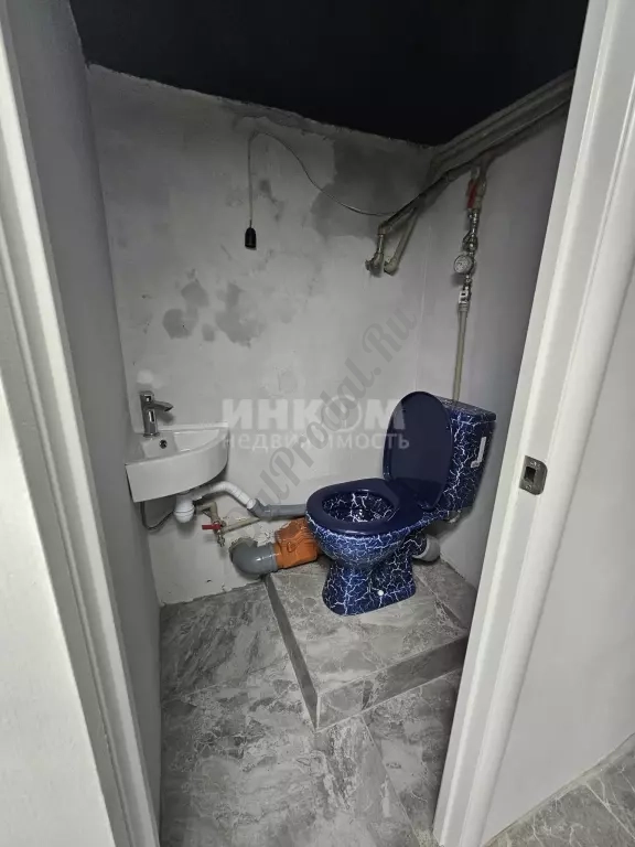 Продам помещение 100 м2 в городе Луганск квартал Дружба