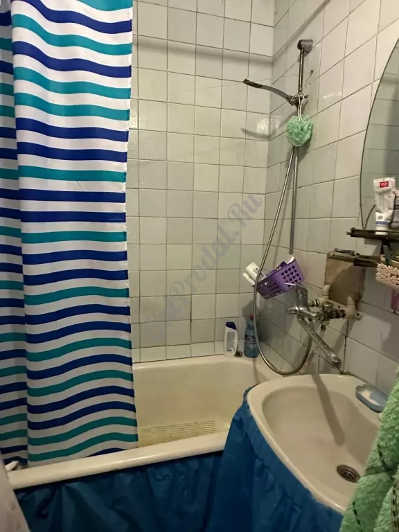 Продам 4-х комн квартиру в городе Луганск городок ОР