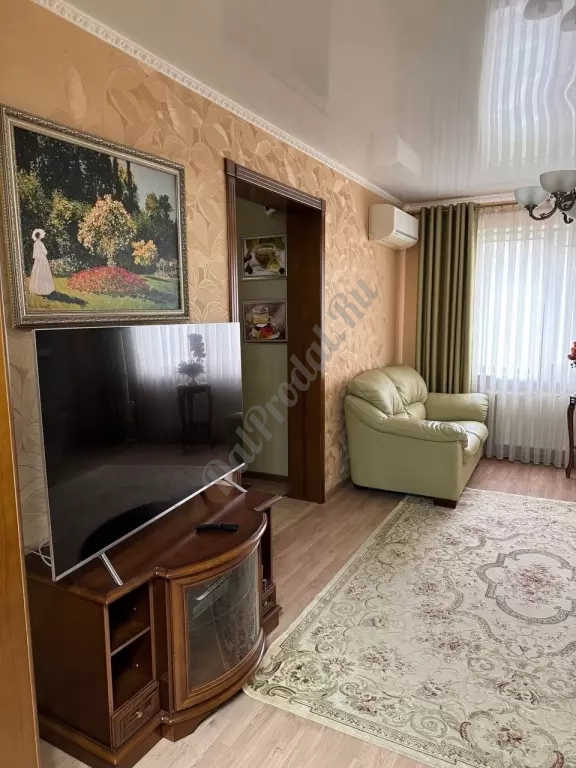 Продам 3-х комн квартиру в городе Луганск квартал Заречный