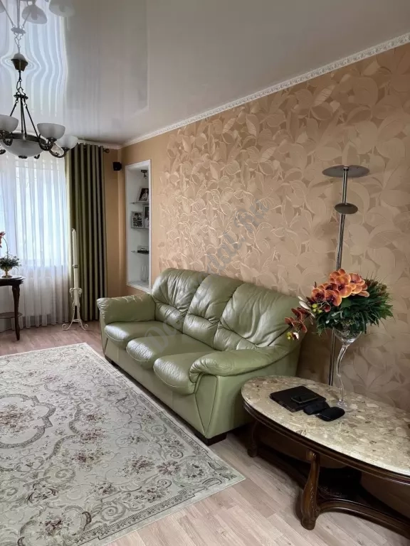 Продам 3-х комн квартиру в городе Луганск квартал Заречный