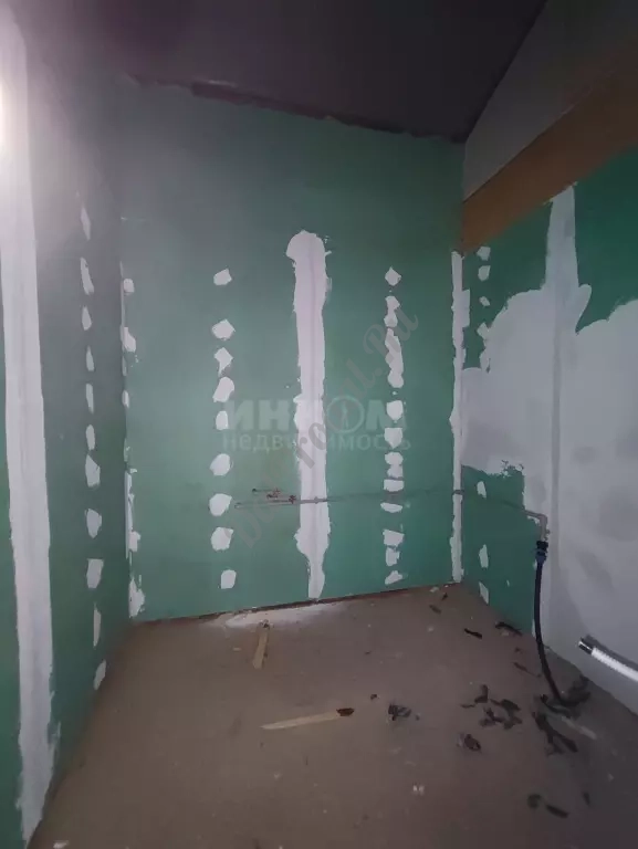 Продам дом в городе Луганск район Областной Больницы