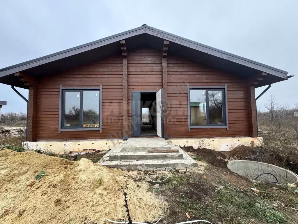 Продам дом в городе Луганск район Областной Больницы