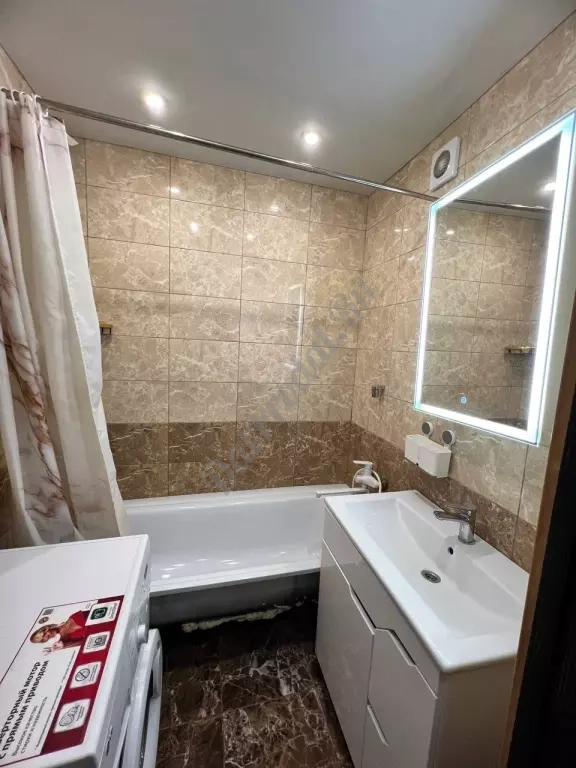 Продам 3к квартиру на кв.Дзержинского с ремонтом, 74м2